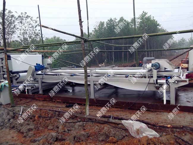 馬鞍山礦山砂石脫水 （分體式礦山污泥脫水設(shè)備） 2